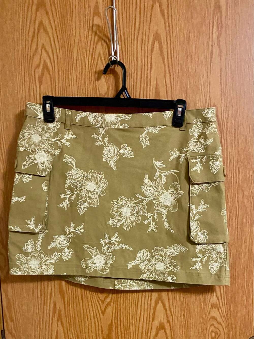 Future Collective Floral Print Utility Mini Skirt Khaki Green Size L NWT